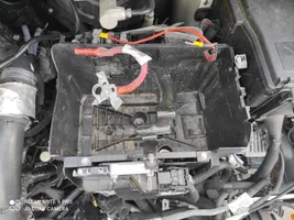 Opel Vivaro Ящик аккумулятора 