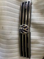 Volkswagen Touareg II Grille calandre supérieure de pare-chocs avant 7P6853651J