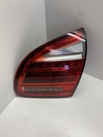 Porsche Cayenne (92A) Lampy tylnej klapy bagażnika 95863109412