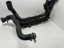 Volkswagen Touareg II Engine coolant pipe/hose 7P6122291F