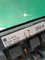 Opel Astra H Fuse module 13285621