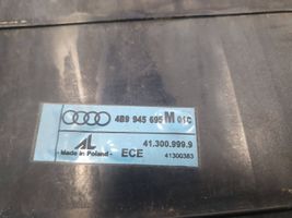 Audi A6 S6 C5 4B Listwa oświetlenie tylnej tablicy rejestracyjnej 4B9945695M