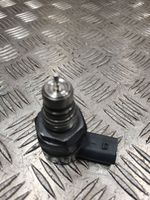 Audi A6 S6 C6 4F Sensor de presión de combustible 057130764B