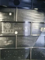 Volkswagen PASSAT B6 Couvercle de boîte à fusibles 1K0937132F