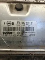 Volkswagen Golf IV Calculateur moteur ECU 038906019DF