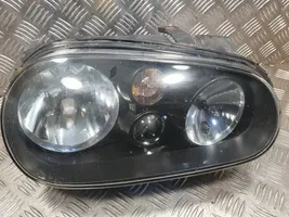 Volkswagen Golf IV Lampa przednia 10110790