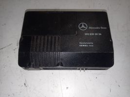 Mercedes-Benz C W202 Keskuslukituksen rele 2028205026