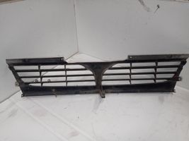 Mitsubishi Space Wagon Grille calandre supérieure de pare-chocs avant 