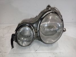 Mercedes-Benz E W210 Lampa przednia 