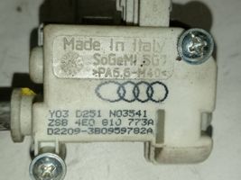 Audi A8 S8 D3 4E Moteur de verrouillage trappe à essence 3B0959782A