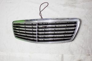 Mercedes-Benz E W211 Griglia anteriore A2118800583