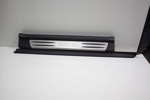 Mercedes-Benz SLK R171 Etuoven kynnyksen suojalista 1716800235