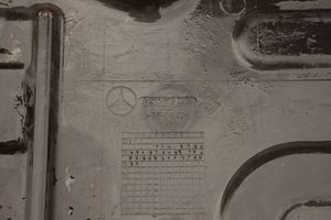 Mercedes-Benz E W211 Copertura sottoscocca centrale A2116192238