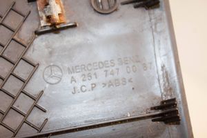 Mercedes-Benz R W251 Osłona pasa bagażnika A2517470087