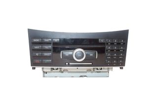 Mercedes-Benz E W212 Panel / Radioodtwarzacz CD/DVD/GPS A2129004108