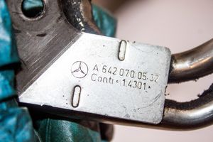 Mercedes-Benz R W251 Polttoaineputken letku a6420700532