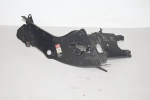 Mercedes-Benz E W211 Pannello laterale di supporto del radiatore A2038800060