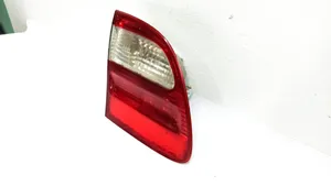 Mercedes-Benz E W211 Lampy tylnej klapy bagażnika A2118201364