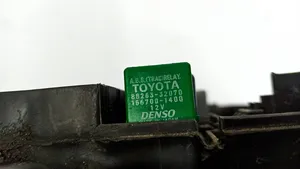 Toyota Prius (XW20) Sulakerasiasarja 8826332070