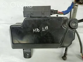 Mercedes-Benz E W211 Tavaratilan luukun hydrauliikkasarja A2118000065