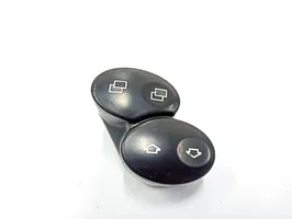 Mercedes-Benz CLK A209 C209 Boutons / interrupteurs volant A2308202310