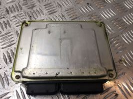 Volkswagen Golf IV Calculateur moteur ECU 038906019AT