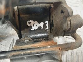 Audi A4 S4 B6 8E 8H Etuoven yläsarana 8E0831411