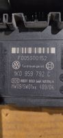 Volkswagen PASSAT B7 Priekinis varikliukas langų pakėlėjo 1K0959702E