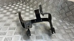 Volvo V70 Supporto di montaggio della pompa del servosterzo 31317375