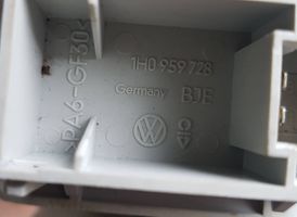 Volkswagen Golf III Interjero apšvietimo jungtukas 1H0959728