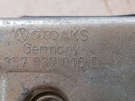 Volkswagen PASSAT B3 Zamek drzwi przednich 357837016D