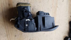 Opel Astra G Griglia di ventilazione centrale cruscotto 90560336