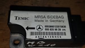 Mercedes-Benz E W210 Capteur de collision / impact de déploiement d'airbag 0008209926