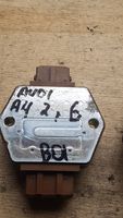 Audi A4 S4 B5 8D Sytytyksen vahvistimen ohjainlaite 4A0905351