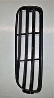 Audi 80 90 S2 B4 Grille inférieure de pare-chocs avant 8A0807345