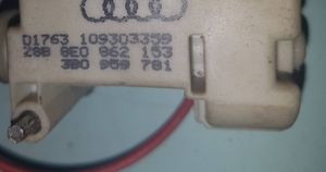 Audi A4 S4 B7 8E 8H Serratura del tappo del serbatoio del carburante 3B0959781