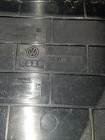 Volkswagen Caddy Крышка ящика аккумулятора 1K0937132