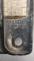 Audi A8 S8 D2 4D Lampa oświetlenia tylnej tablicy rejestracyjnej 4D0943021