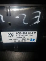 Volkswagen Polo Oro kondicionieriaus/ klimato/ pečiuko valdymo blokas (salone) 6Q0907044C