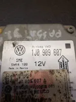 Volkswagen PASSAT B5 Sterownik / Moduł Airbag 1J0909607A