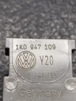 Volkswagen PASSAT B7 Altre luci abitacolo 1K0947109