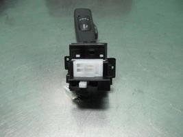 Volvo V40 Cross country Leva/interruttore dell’indicatore di direzione e tergicristallo 31327904