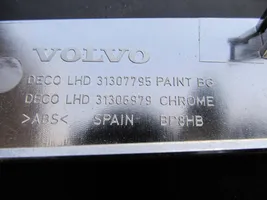 Volvo V40 Cross country Другая деталь панели 31306979