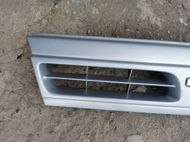 Nissan Sunny Grille de calandre avant 6231295R00