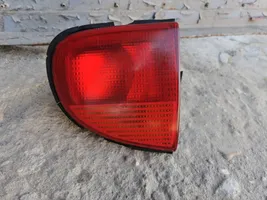 Ford Escort Luci posteriori del portellone del bagagliaio 93AG15K258