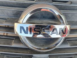 Nissan NP300 Etupuskurin ylempi jäähdytinsäleikkö 623109057R