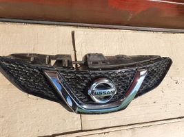 Nissan Qashqai Maskownica / Grill / Atrapa górna chłodnicy 623104EM0AB1