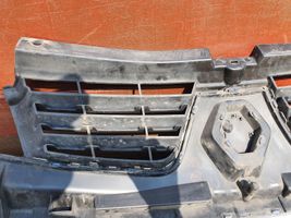 Renault Trafic II (X83) Grille calandre supérieure de pare-chocs avant 623100247R