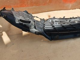 Toyota Camry Etupuskurin alempi jäähdytinsäleikkö 5311333140