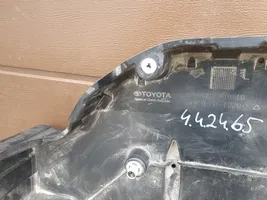 Toyota Yaris XP210 Bagažinės dugno apsauga 58415K0010
